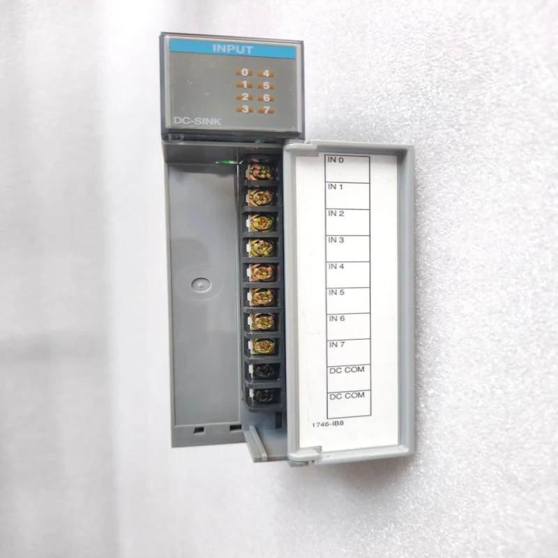 Allen-Bradley 1746-OB16 SLC 500 16-Point 24V DC Source Output Module thumbnail 7103